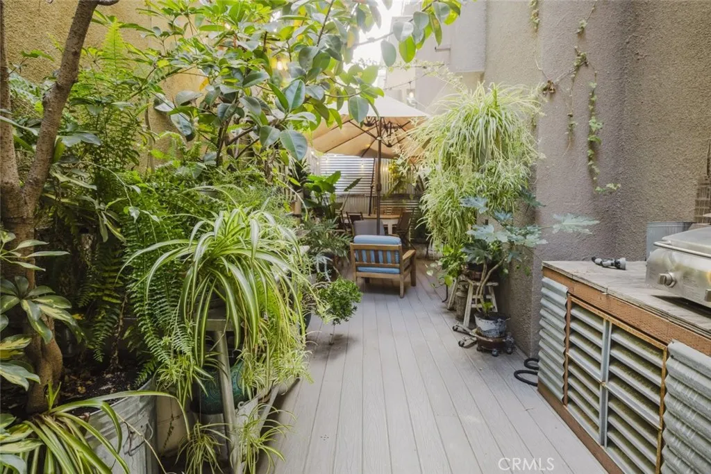 3284 Barham 103, Los Angeles, California 90068 home-pic-18